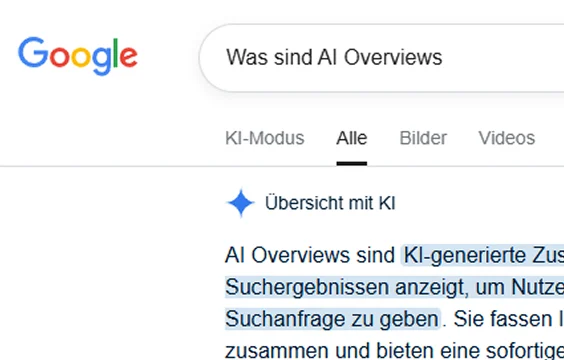 Beispiel eines Google-AI-Overviews mit Erklärung, dass es sich um KI-generierte Zusammenfassungen in den Suchergebnissen handelt.